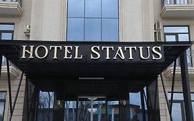 Status Hotel