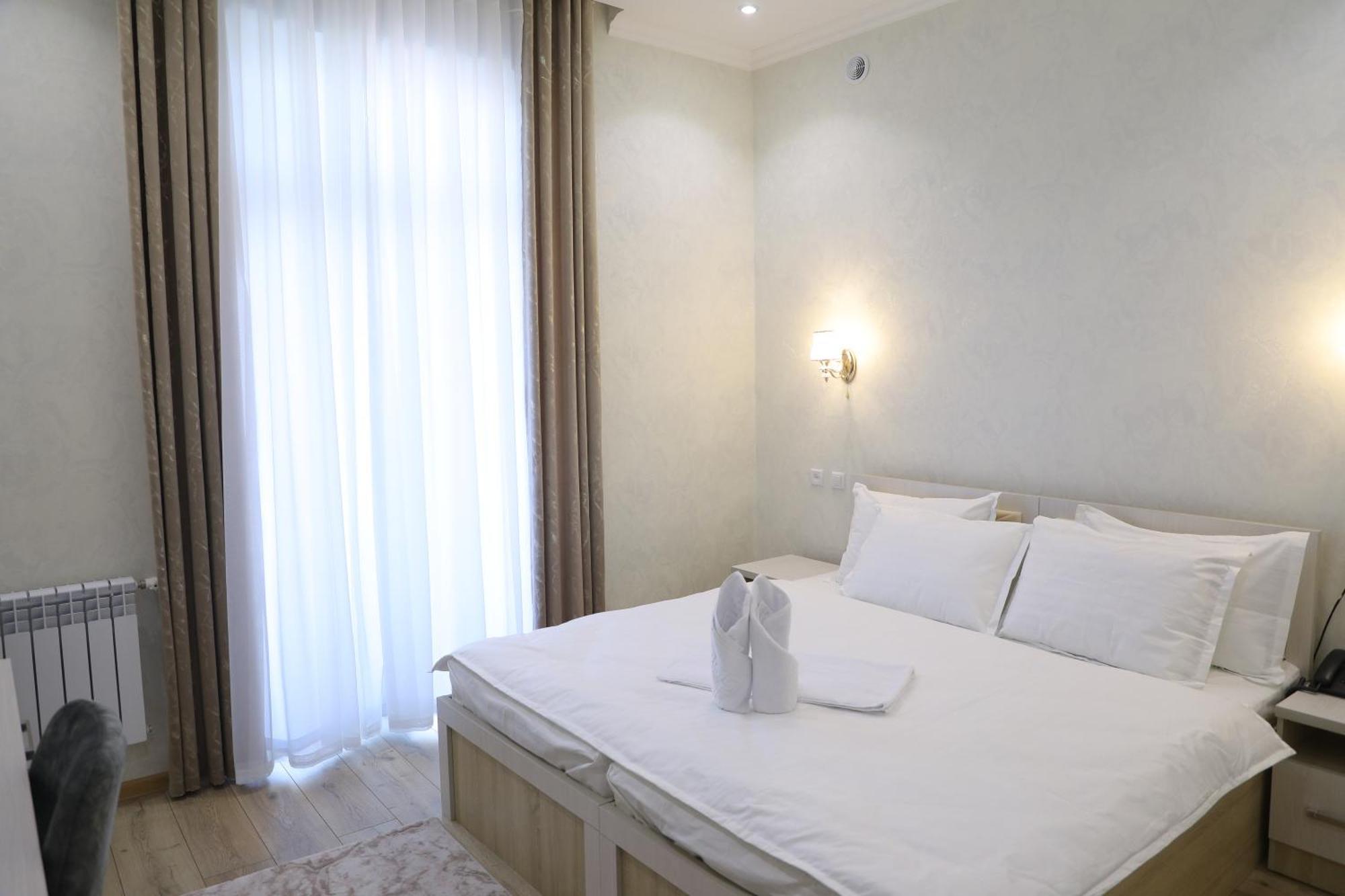 Status Hotel Karşı Dış mekan fotoğraf