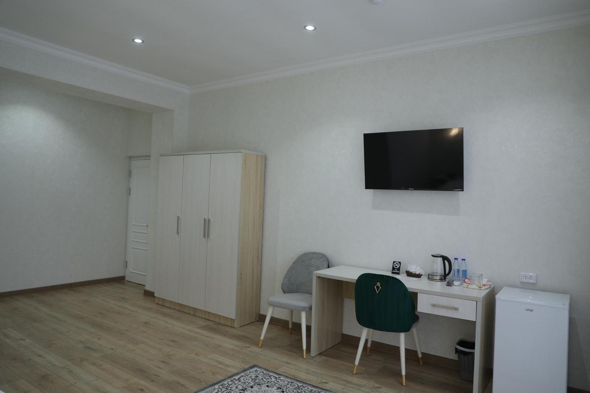 Status Hotel Karşı Dış mekan fotoğraf