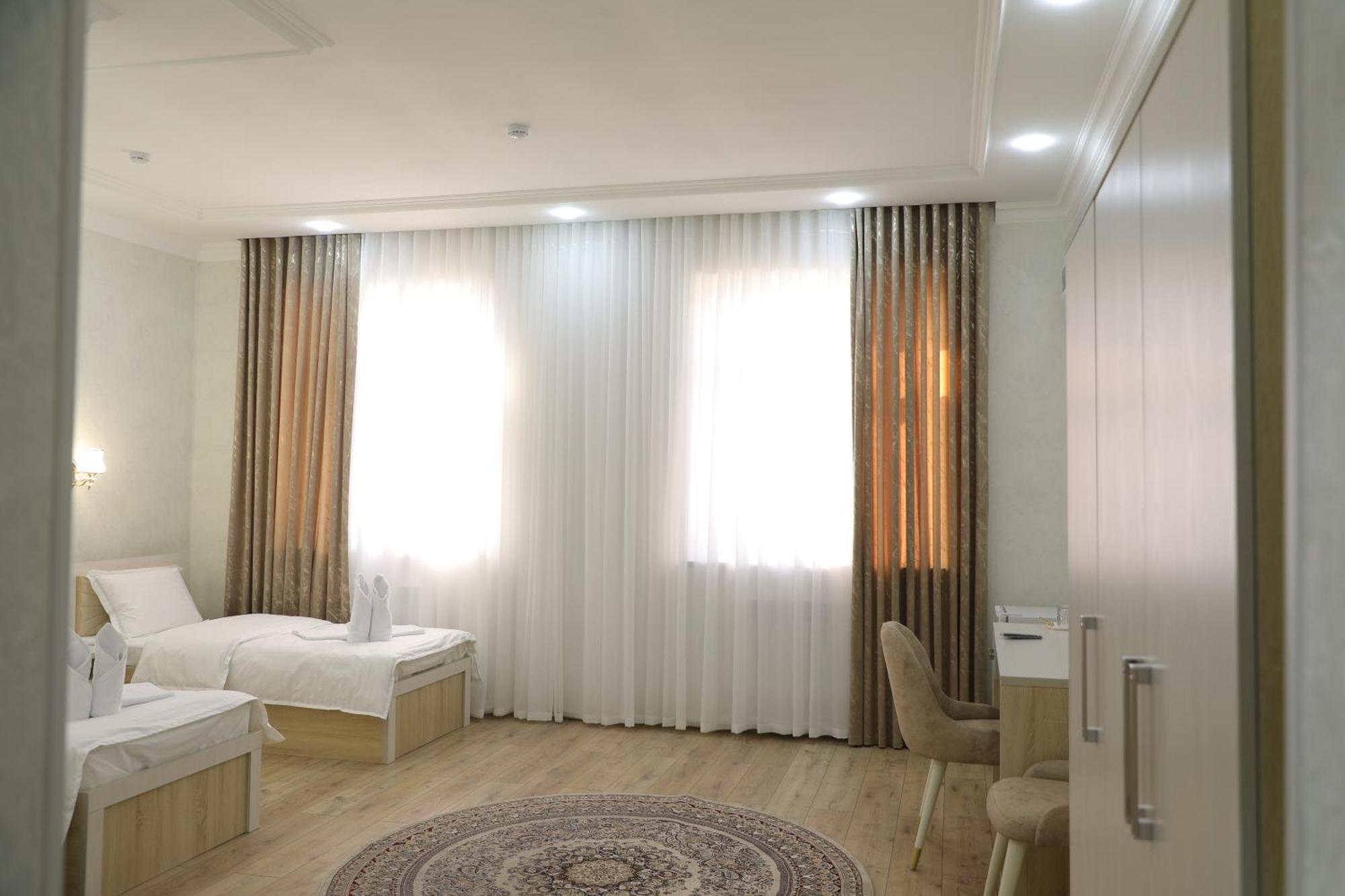 Status Hotel Karşı Dış mekan fotoğraf