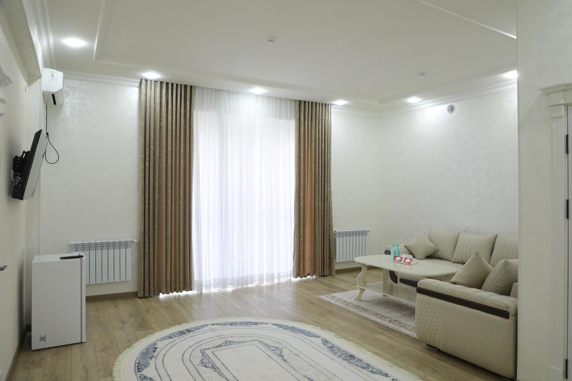Status Hotel Karşı Dış mekan fotoğraf