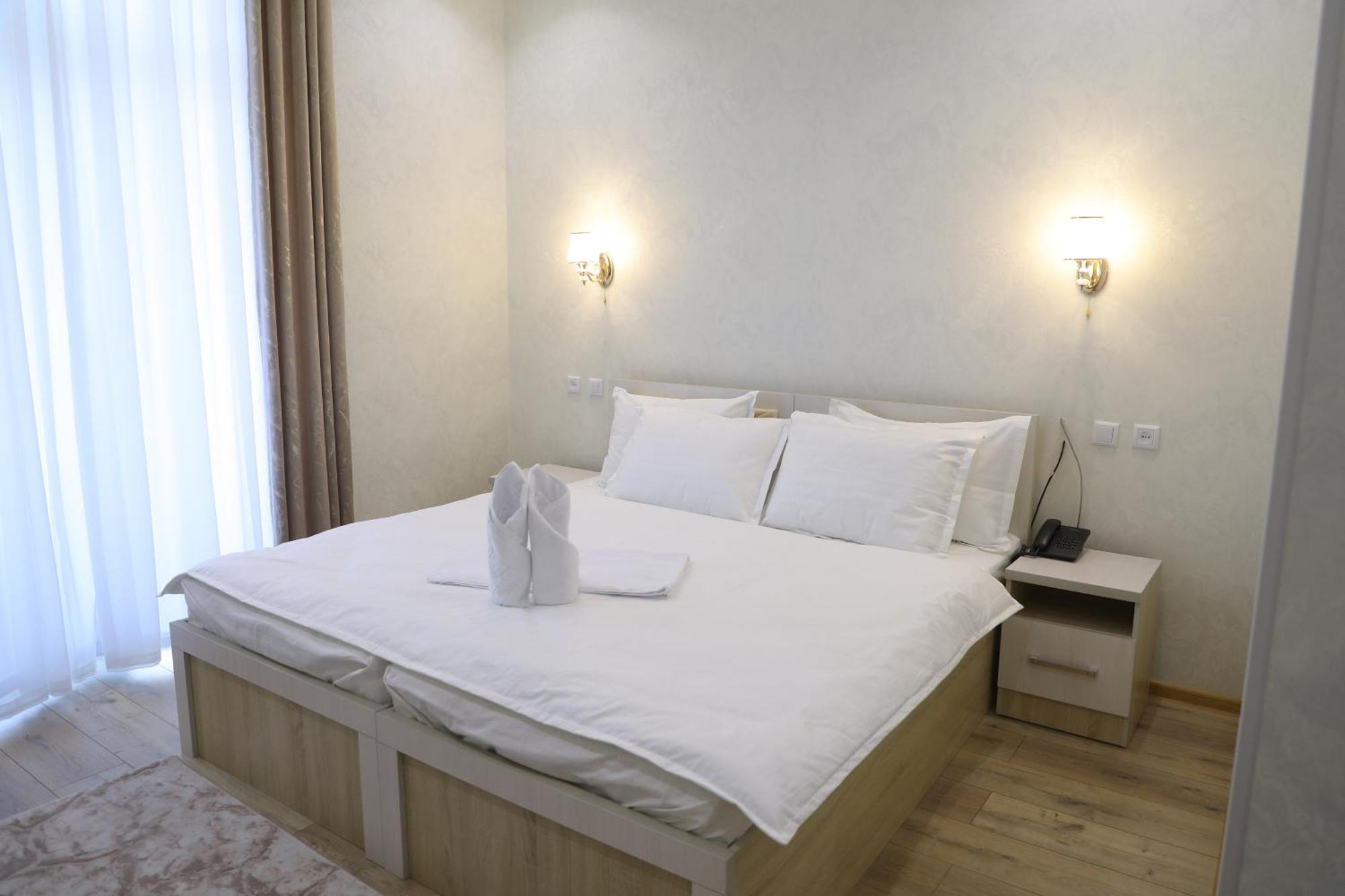 Status Hotel Karşı Dış mekan fotoğraf